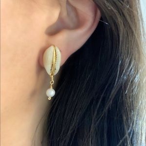 NEW KATY GINGER DESIGNS Shell Earrings